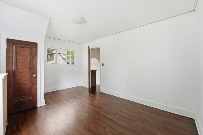 Building Photo - 3107 Dato Ave