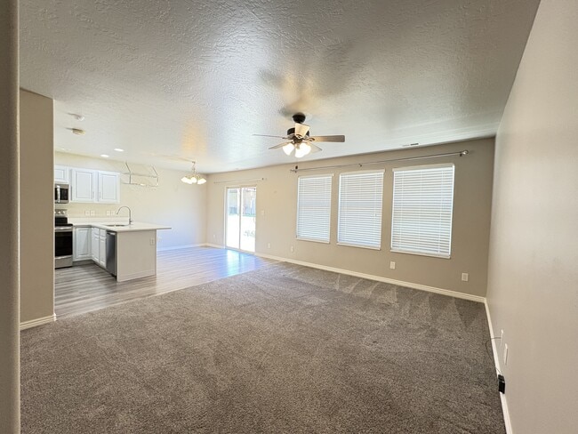 Building Photo - 1295 Willow Way