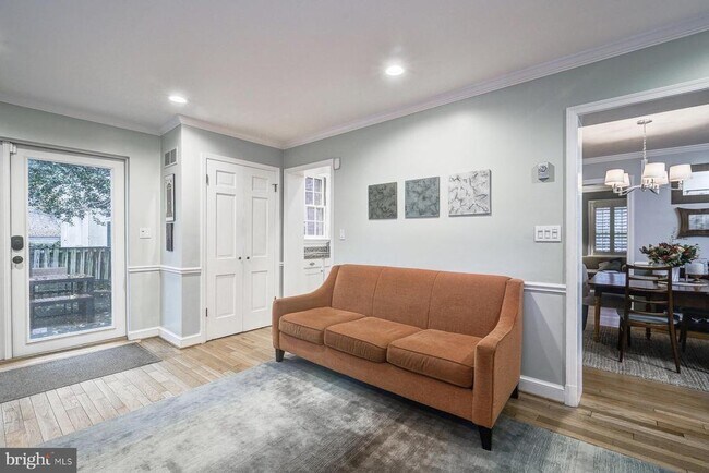 Building Photo - 6007 Welborn Dr
