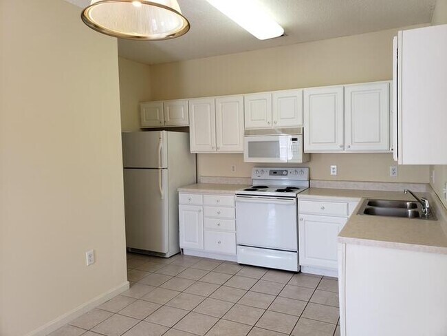 Building Photo - Condo for Rent in Brier Creek area