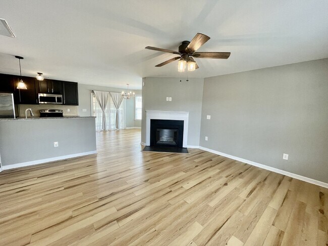 Building Photo - 3 bed, 2 bath Nest in Cameron