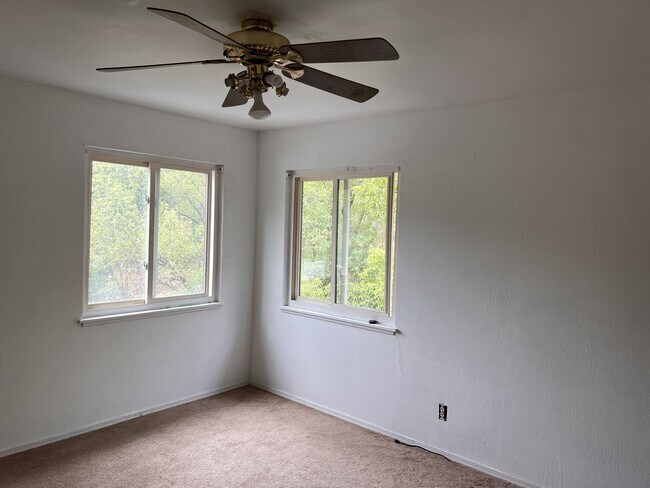 Building Photo - 52 Arbol Ave