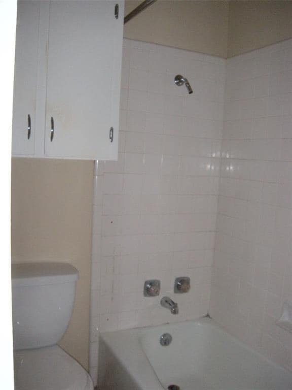 Building Photo - 303 W 35th St