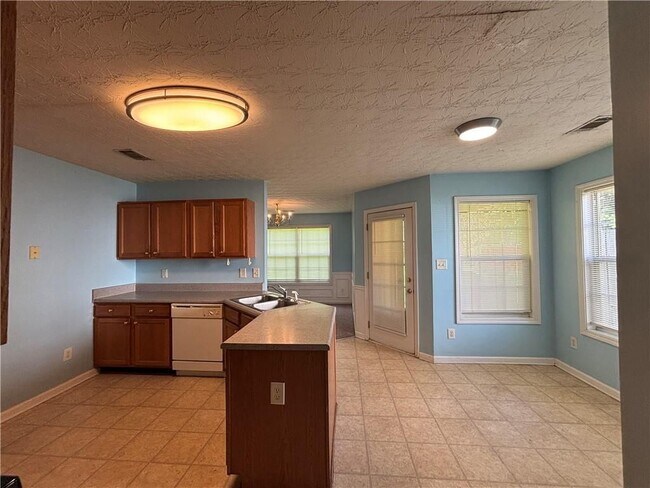 Building Photo - 3287 Baymount Way