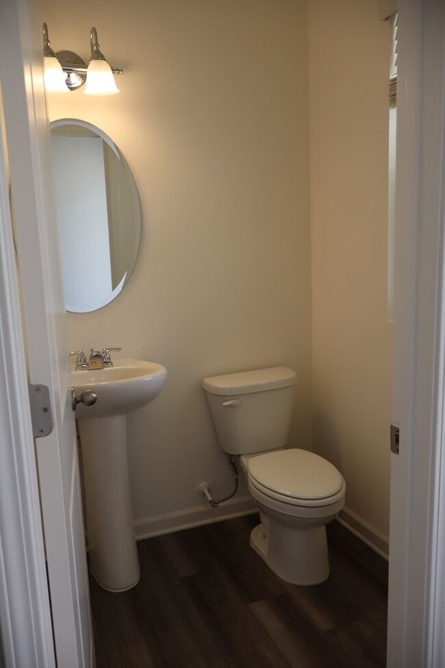 Building Photo - 3413 Baybrooke Dr