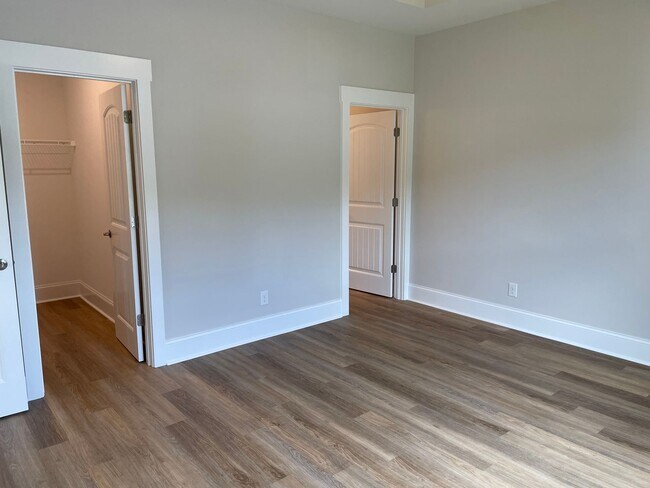 Building Photo - 3 Bedroom 2 Bathroom New Construction Hous...