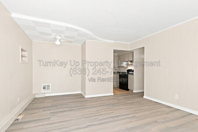 Building Photo - 840 Lebon Dr