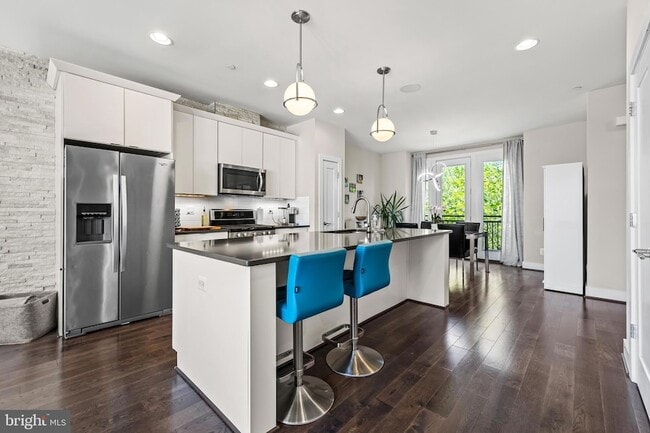 Building Photo - 1600 Beason St