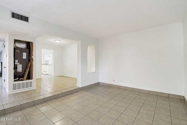 Building Photo - 1742 Pico Alto Dr
