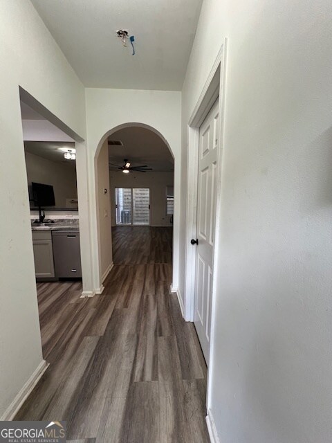 Building Photo - 2026 Austin Park Cir