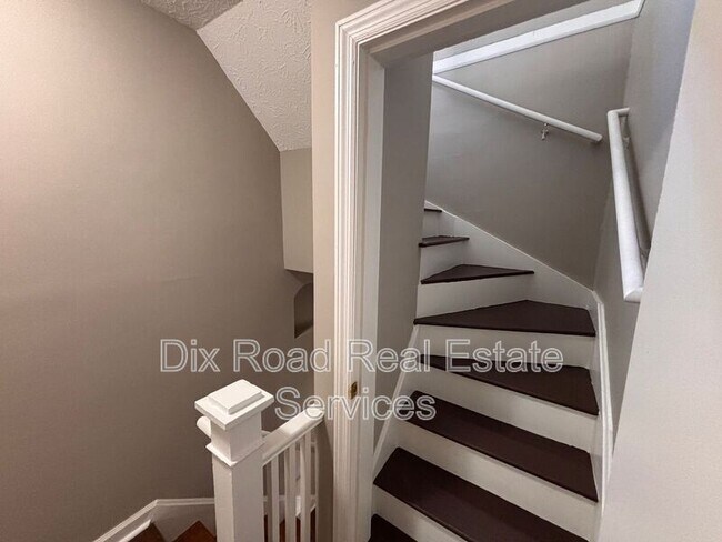 Building Photo - 2703 Roosevelt Blvd