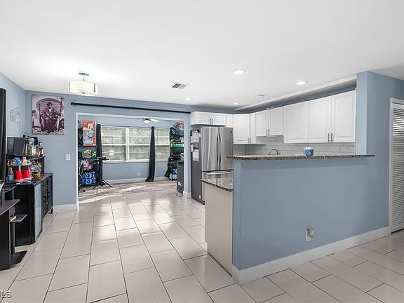 Building Photo - 1475 7th St