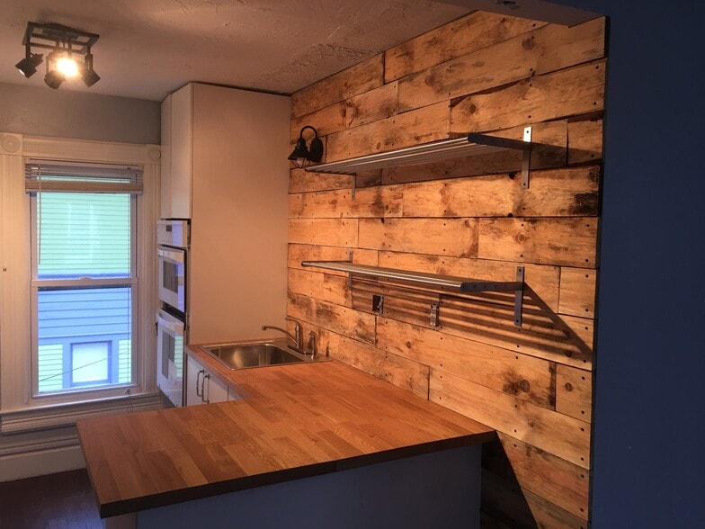 Newly remodeled kitchen - 918 South Westnedge Ave