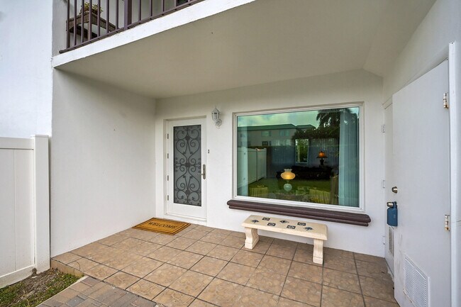 Building Photo - 1702 S Ocean Blvd