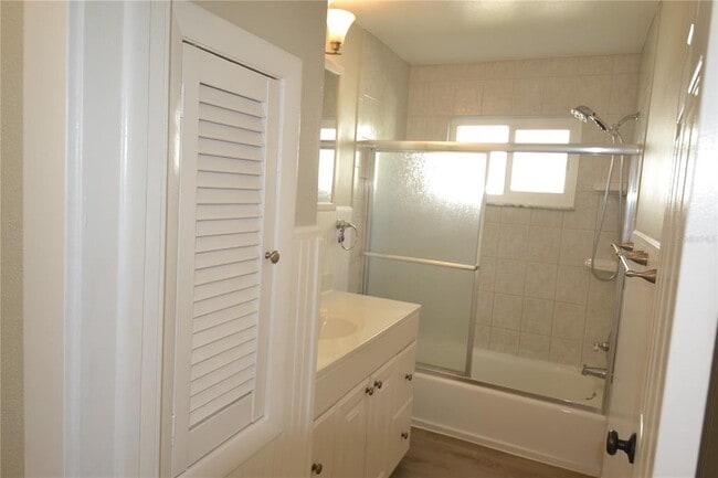 Building Photo - 746 Barbara St