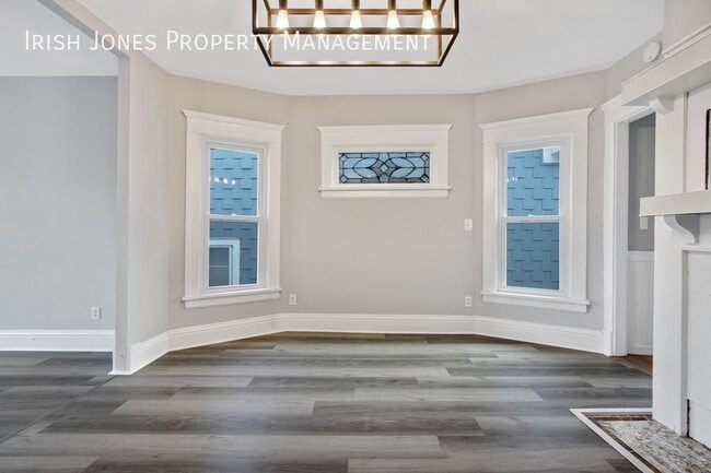 Building Photo - 1899 Seneca St