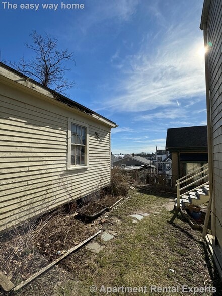 Building Photo - 58 Atherton St