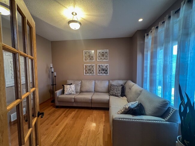 Building Photo - Single Family Home in Moorhead!