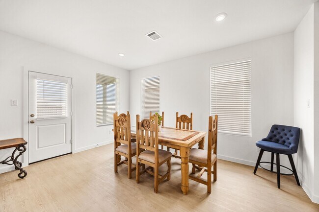 Building Photo - 16507 Mesquite Fld Dr