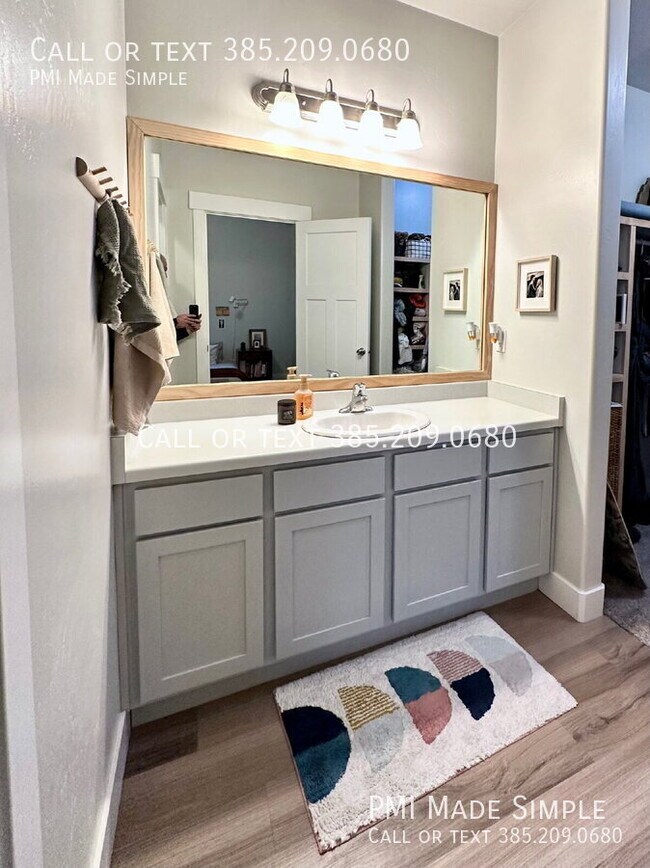 Building Photo - Move in Special! Condo with Amazing Views ...