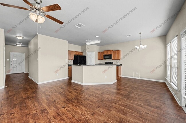 Building Photo - 2325 Vicksburg Ln