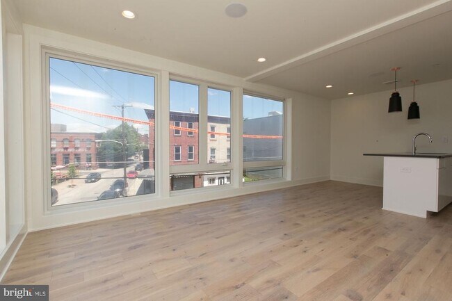 Building Photo - 2431 Frankford Ave