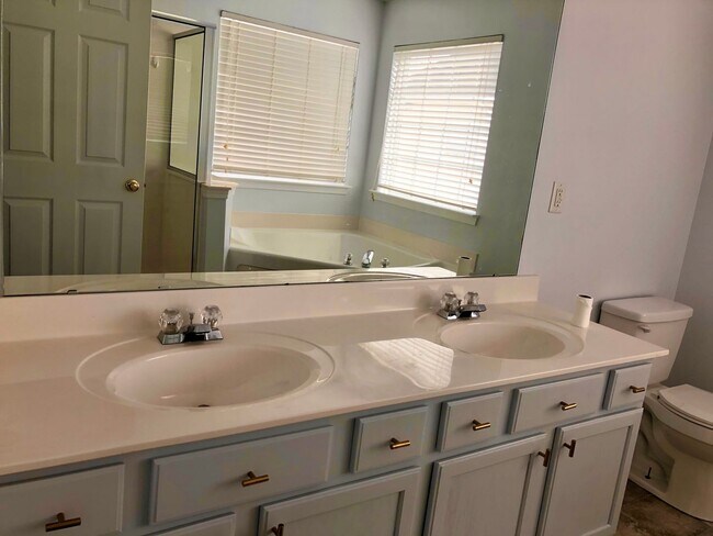 Building Photo - Beautiful Single Family Home | 3 BR/2.5BA |Open Layout + Prime Location