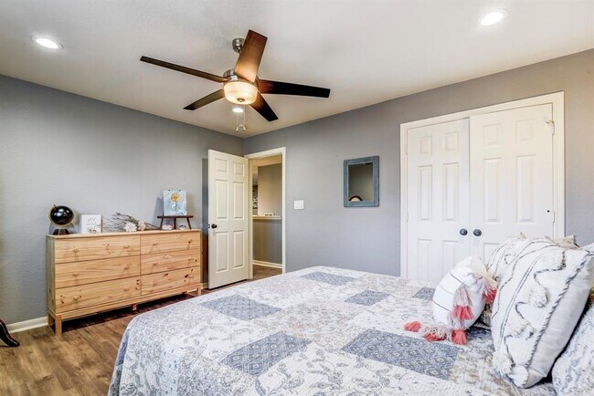 Building Photo - 2409 Daytona Ct