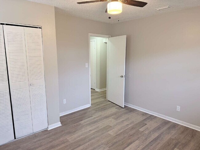 Building Photo - 3014 Reiter Dr