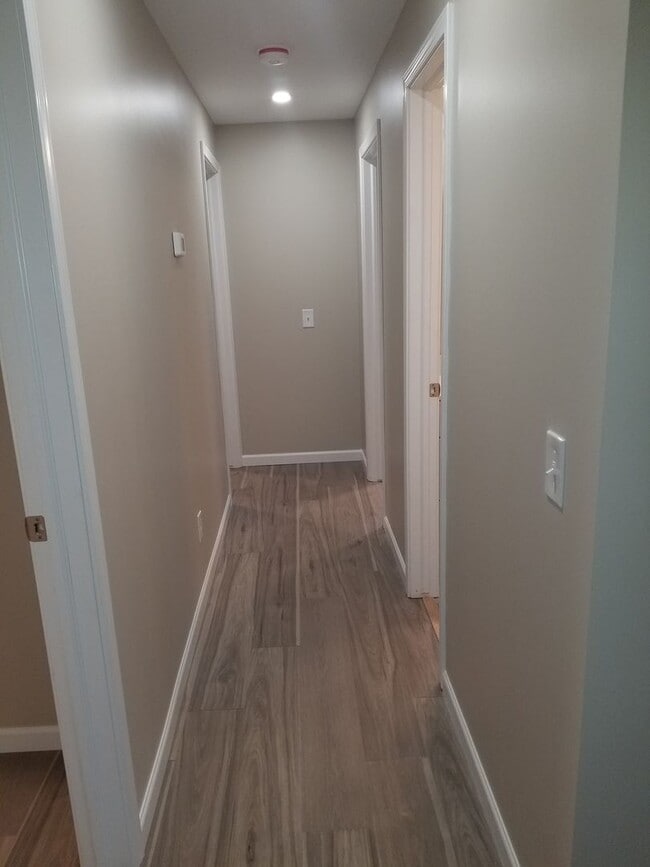 Building Photo - Gorgeous, Fully Upgraded/Renovated from to...