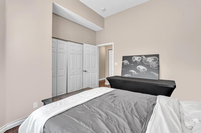Building Photo - 5828 NW 121st Ave