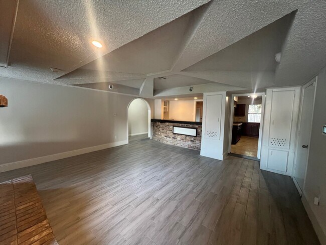 Building Photo - 5310 Grace Point Ln