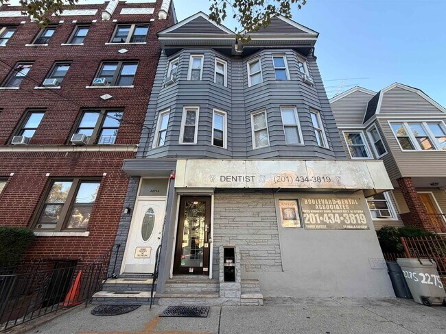 Building Photo - 2275 John F. Kennedy Blvd