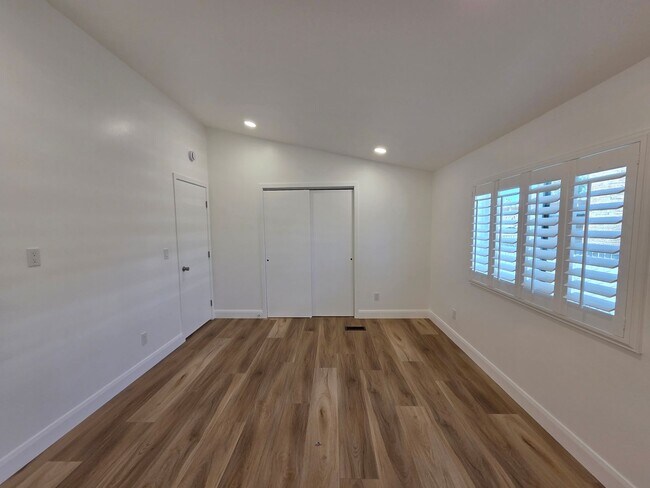 Building Photo - Beautifully remodeled 3 bed/2 bath Manufac...