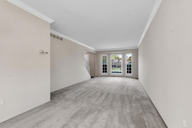 Building Photo - 197 Kings Way