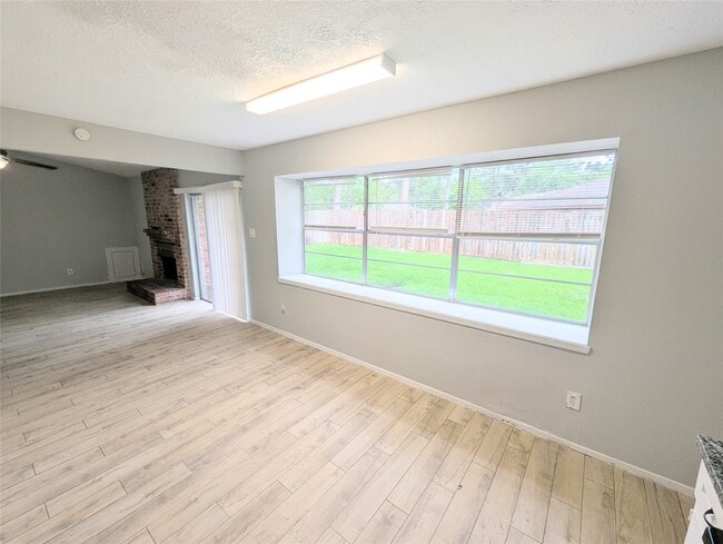 Building Photo - 15267 Morning Dove Dr