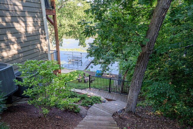 Building Photo - W5681 Ridge Rd