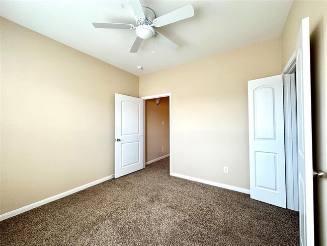 Building Photo - 8706 Torcello St