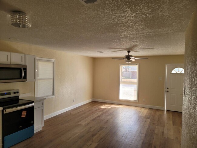 Building Photo - 511 Octave St