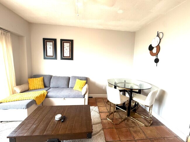 Building Photo - 200 59th St