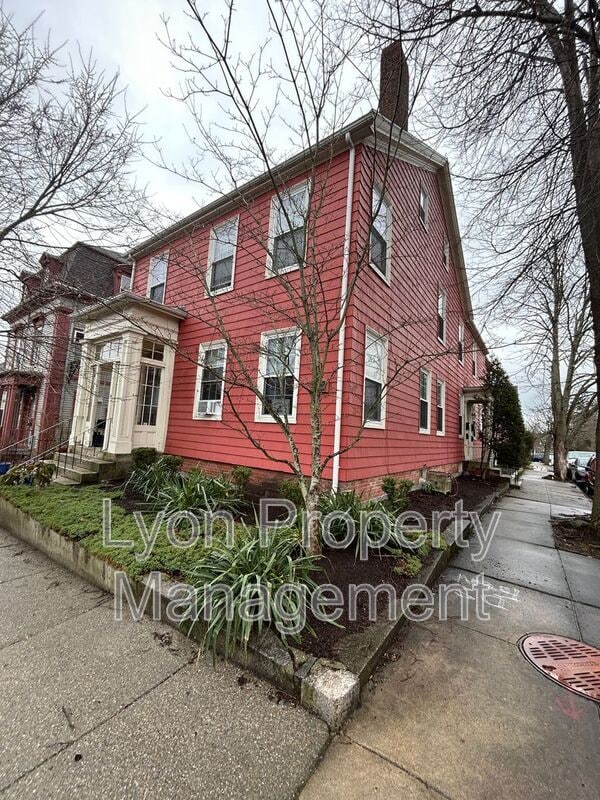 Building Photo - 44 7th St