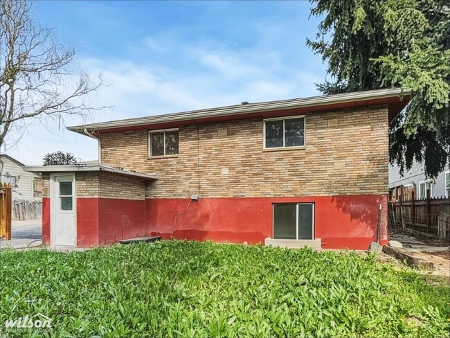 Building Photo - 904 S 48th Ave