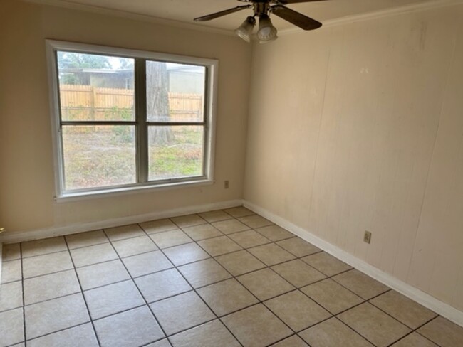 Building Photo - Move Fast on This Extra-Spacious 3-Bedroom...