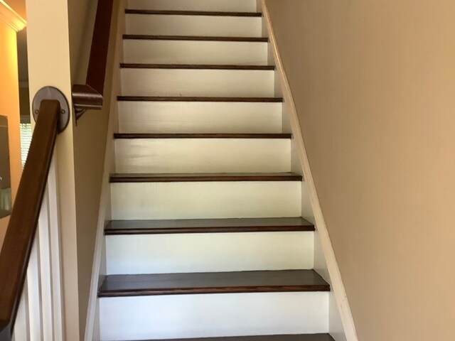 Building Photo - 208 Middle Bridge