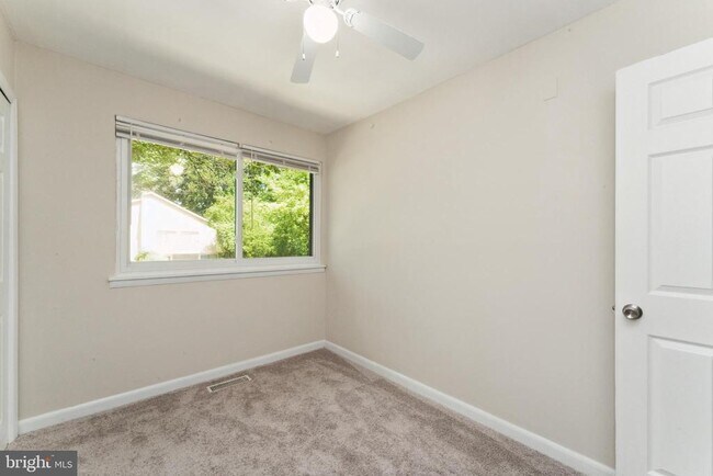 Building Photo - 10657 Spring Oak Ct