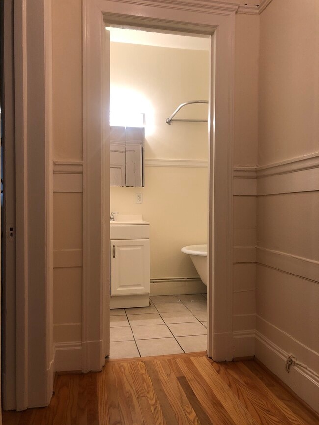 Building Photo - 2402 California St