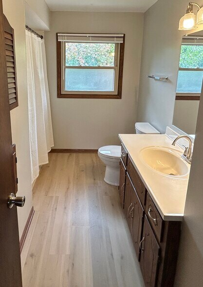 Building Photo - 2709 Albany Ct