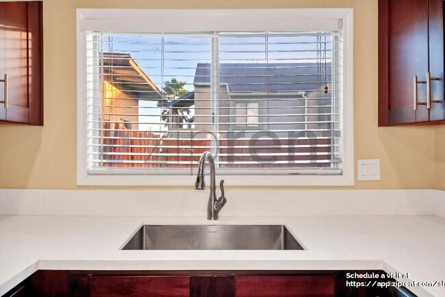 Building Photo - 16285 Barbee St