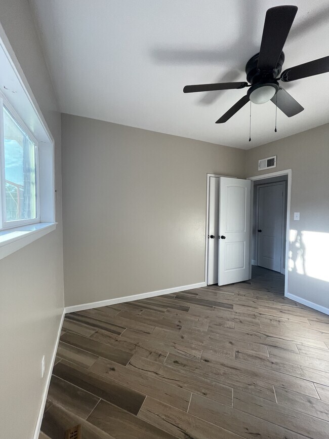 Building Photo - 5113 Wally Dr