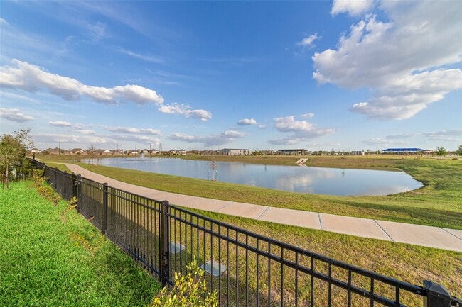Building Photo - 720 Lake Lacosta Dr